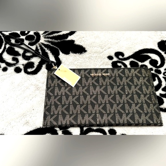 Michael Kors Jet Set Black/Gold Large clutch/Wristlet in Signature MK pr… - Picture 1 of 11